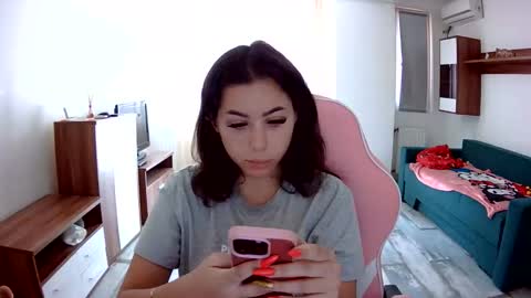 prettyjulliette online show from 15, 9, 2025