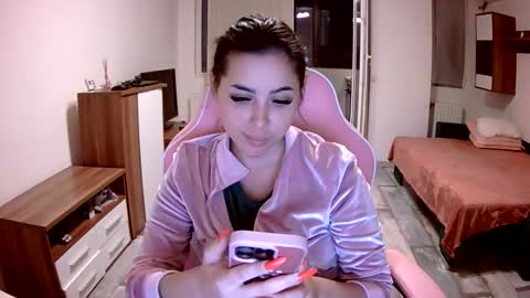 prettyjulliette online show from 3, 10, 2025