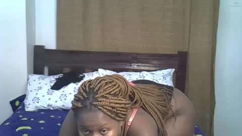 prettymel_ online show from 5, 3, 2025