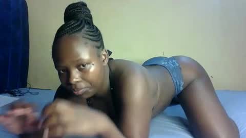 Snapshot of prettymelly_ chatting on 8, 10, 2025 Melly online show from 8, 10, 2025