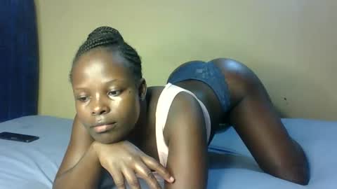 Snapshot of prettymelly_ chatting on 19, 10, 2025 Melly online show from 19, 10, 2025