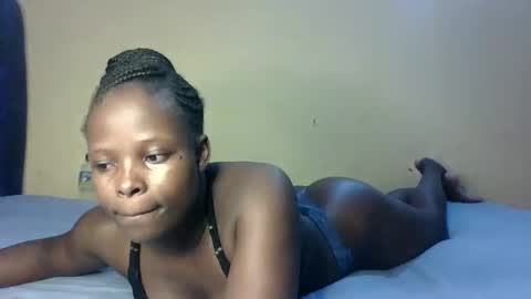 Snapshot of prettymelly_ chatting on 23, 10, 2025 Melly online show from 23, 10, 2025