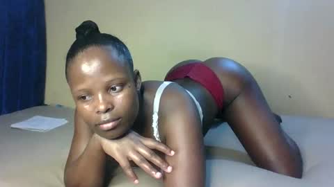 Snapshot of prettymelly_ chatting on 2, 11, 2025 Melly online show from 2, 11, 2025