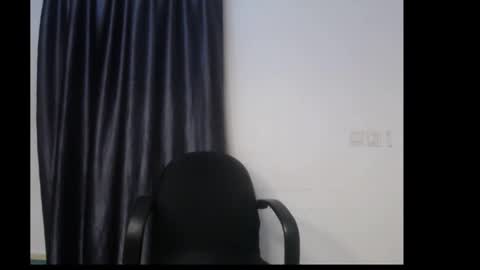 Snapshot of prettymia9 chatting on 18, 11, 2025 mia online show from 18, 11, 2025