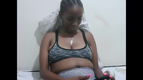 Snapshot of prettynana2 chatting on 17, 12, 2025 nana online show from 17, 12, 2025