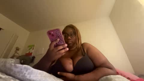 Snapshot of prettypoohxo chatting on 5, 4, 2026 Prettypoohxo online show from 5, 4, 2026