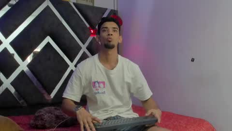 prince_arthur77 online show from 20, 12, 2024