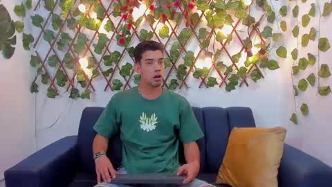 prince_arthur77 online show from 7, 1, 2025