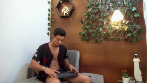 prince_arthur77 online show from 10, 1, 2025