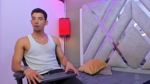 prince_arthur77 online show from 11, 1, 2025