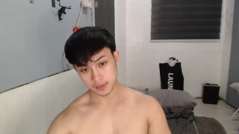 Snapshot of princeadrianx chatting on 28, 11, 2025 Prince Adrian online show from 28, 11, 2025