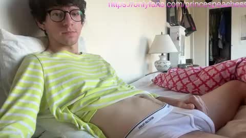 Peaches online show from 23, 10, 2025