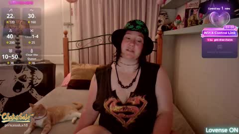 Lux Alot Luxi online show from 4, 1, 2025