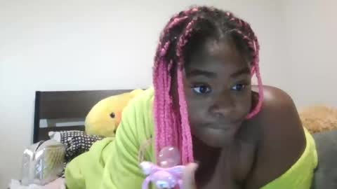 Snapshot of princessplimmy chatting on 24, 10, 2025 Prxncess Paci online show from 24, 10, 2025