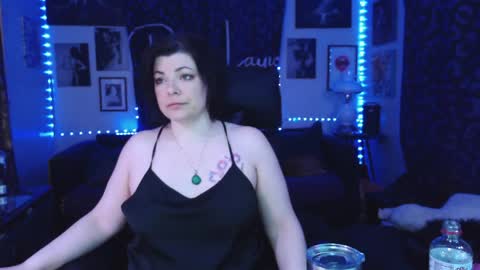 PenneyLayne online show from 3, 4, 2026