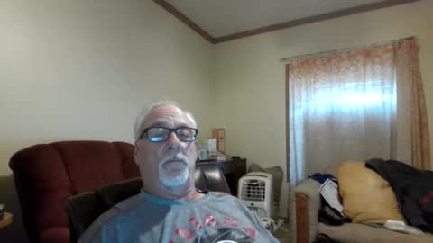 Snapshot of prlbob77 chatting on 17, 10, 2025 prlbob77 online show from 17, 10, 2025