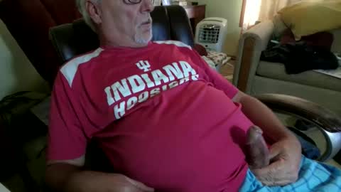 Snapshot of prlbob77 chatting on 7, 11, 2025 prlbob77 online show from 7, 11, 2025