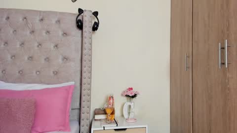 Snapshot of profanared chatting on 12, 12, 2024 Profana Red online show from 12, 12, 2024