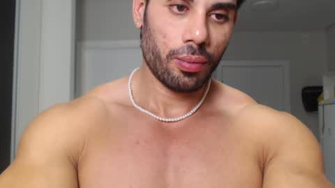 Snapshot of promuscles4u chatting on 11, 1, 2025 promuscles4u online show from 11, 1, 2025