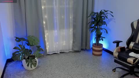 Snapshot of prvncessa_10 chatting on 7, 2, 2025 INDEPENDENT MODEL online show from 7, 2, 2025