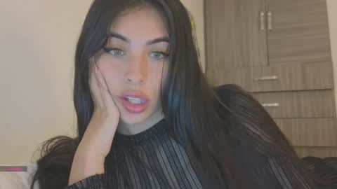 Snapshot of pssiquiss chatting on 17, 11, 2025 Katerine online show from 17, 11, 2025