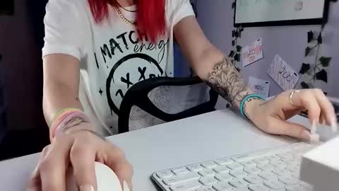 Purple2StayThnxxx online show from 13, 11, 2025