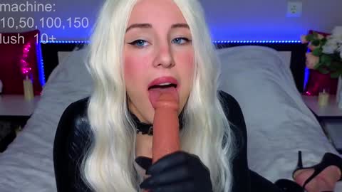 Monica online show from 11, 12, 2024