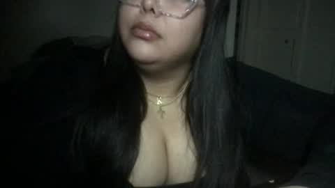 Prettypink Tinyhole online show from 15, 12, 2024