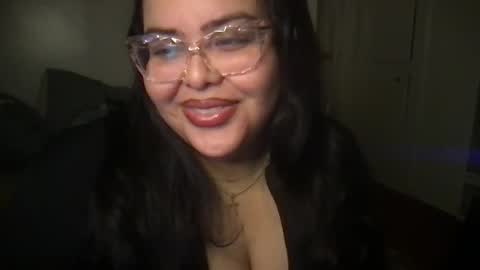 Prettypink Tinyhole online show from 10, 1, 2025