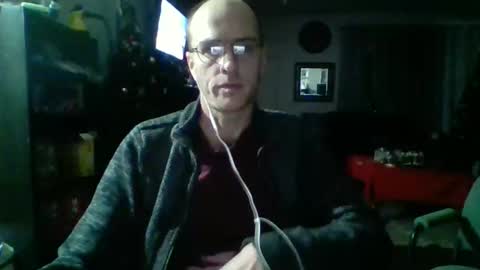 Snapshot of q2phq2ph chatting on 17, 11, 2025 q2phq2ph online show from 17, 11, 2025