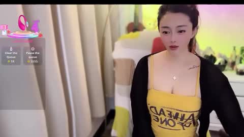 Snapshot of qiqi1588 chatting on 5, 4, 2026 qiqi1588 online show from 5, 4, 2026