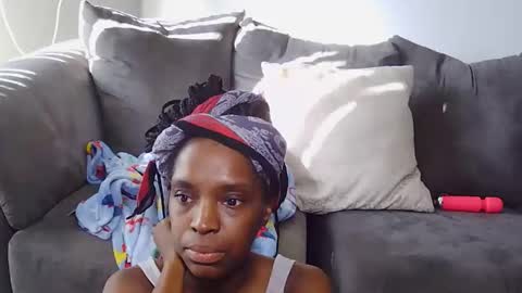Snapshot of qu33npussy chatting on 23, 10, 2025 Brittany online show from 23, 10, 2025