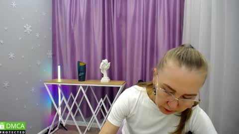 Snapshot of queen_a_n_i chatting on 19, 9, 2025 A N I  Ill be here on December 1st online show from 19, 9, 2025