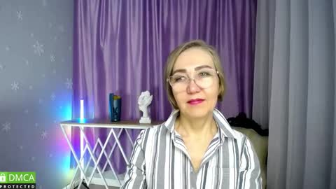 Snapshot of queen_a_n_i chatting on 3, 11, 2025 A N I Ill be here on December 1st online show from 3, 11, 2025