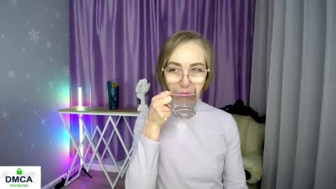 Snapshot of queen_a_n_i chatting on 27, 11, 2025 A N I Ill be here on December 1st online show from 27, 11, 2025