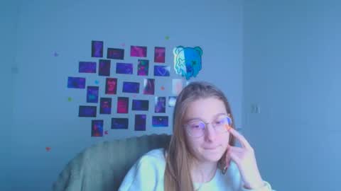 Snapshot of queen_amelie chatting on 7, 3, 2026 Amelie online show from 7, 3, 2026