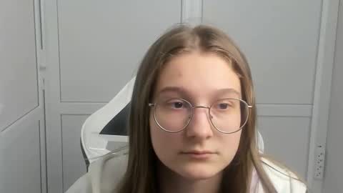 Snapshot of queen_amelie chatting on 19, 3, 2026 Amelie online show from 19, 3, 2026