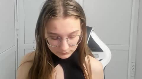 Snapshot of queen_amelie chatting on 20, 3, 2026 Amelie online show from 20, 3, 2026