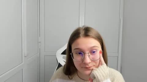 Snapshot of queen_amelie chatting on 21, 3, 2026 Amelie online show from 21, 3, 2026