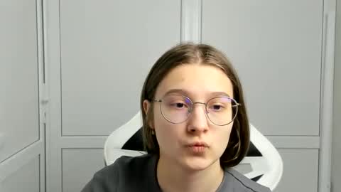 Snapshot of queen_amelie chatting on 22, 3, 2026 Amelie online show from 22, 3, 2026