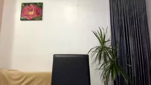 Snapshot of queen_chatur chatting on 30, 1, 2025 Viktoria online show from 30, 1, 2025