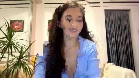 Snapshot of queen_chatur chatting on 3, 2, 2025 Viktoria online show from 3, 2, 2025