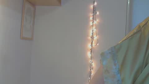 Snapshot of queen_jane8 chatting on 12, 12, 2024 queen_jane8 online show from 12, 12, 2024