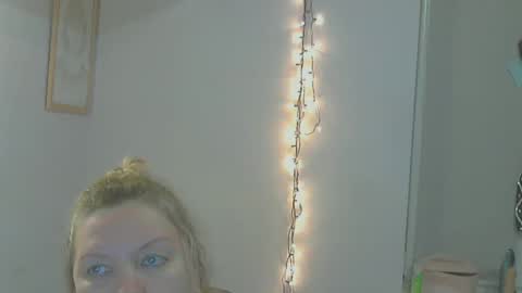 Snapshot of queen_jane8 chatting on 26, 12, 2024 queen_jane8 online show from 26, 12, 2024