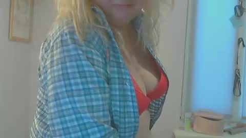 Snapshot of queen_jane8 chatting on 15, 2, 2025 queen_jane8 online show from 15, 2, 2025