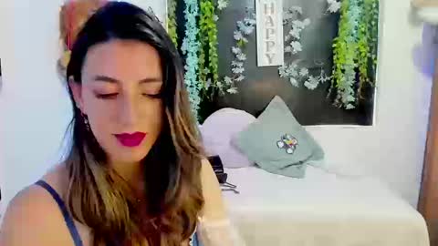 queen_natttyy online show from 8, 9, 2025