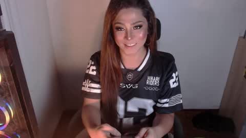 Snapshot of queen_of_all_queens chatting on 21, 10, 2025 samantha online show from 21, 10, 2025