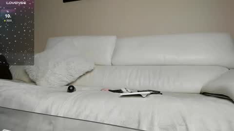 Snapshot of queen_yasmine chatting on 2, 3, 2025 m online show from 2, 3, 2025