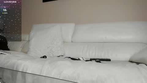 Snapshot of queen_yasmine chatting on 8, 3, 2025 m online show from 8, 3, 2025