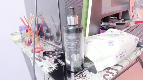 queen_yully online show from 8, 12, 2024